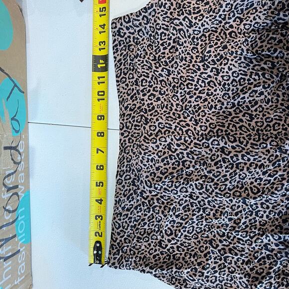 American Eagle Leopard Animal Print Flowy Pull On Shorts Womens Medium - Picture 6 of 7